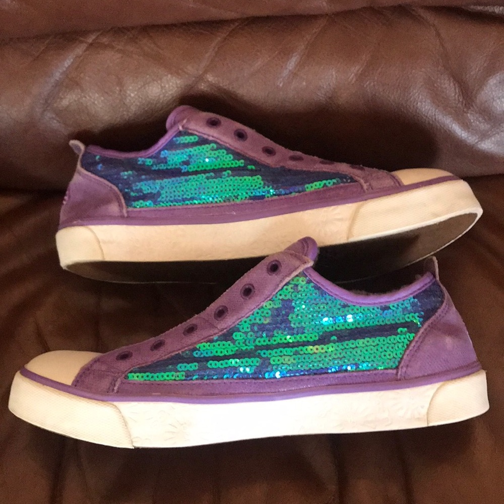 UGG LEATHER & SEQUINED  Size 8.5 but more like a 7